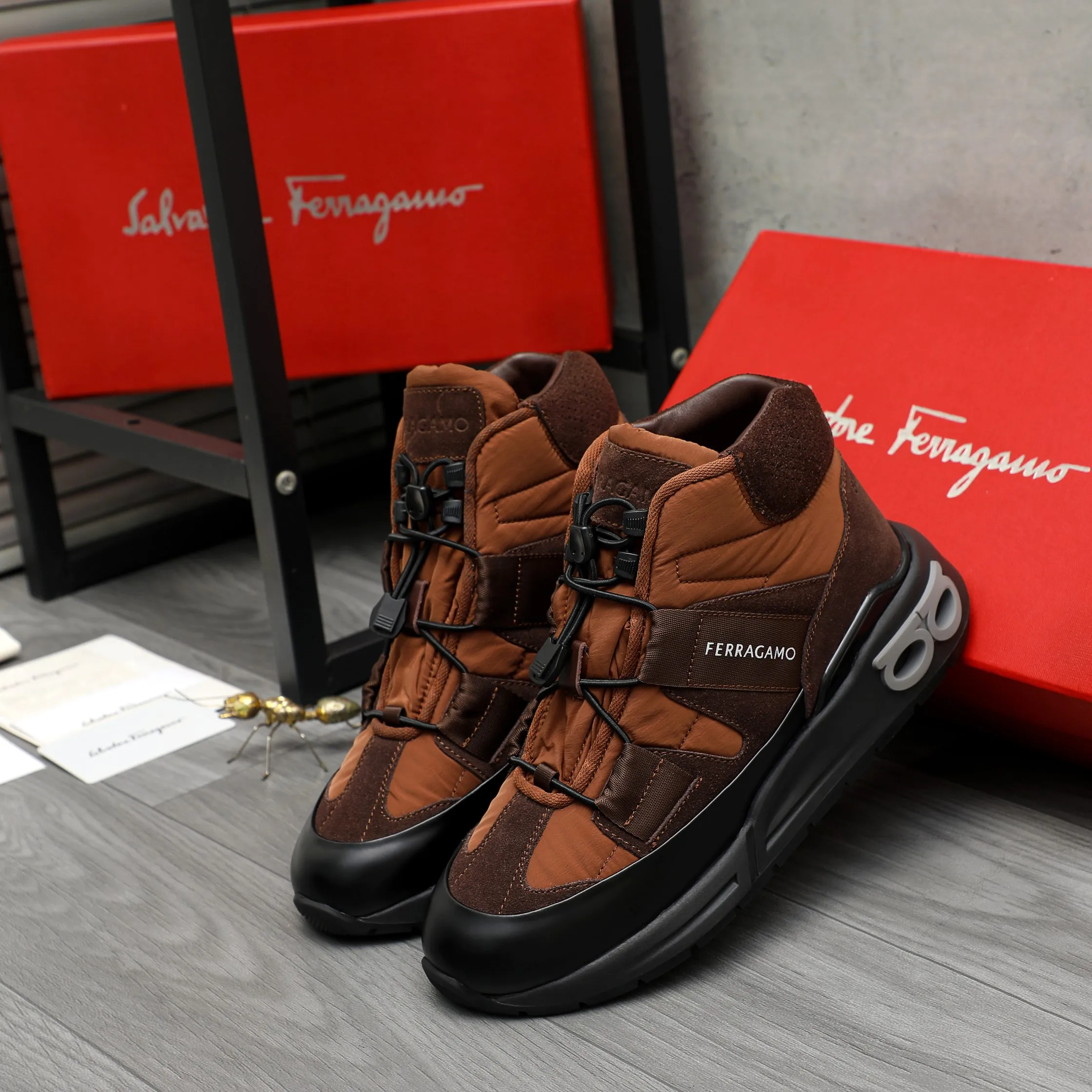 Men's shoes 💰640 Product trademark: Ferragamo "Ferragamo" high-top casual shoes Regular size: 38-46 (45.46 is custom-made and non-returnable) Product materials: Selected frosted cowhide stitching cloth upper, cowhide lining, original outsole